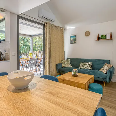 3 Bedroom Lovely In Мешер-сюр-Жиронд