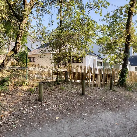 3 Bedroom Lovely In * Мешер-сюр-Жиронд